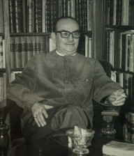 Antonio Rodríguez Moñino en su biblioteca. © Real Academia Española
