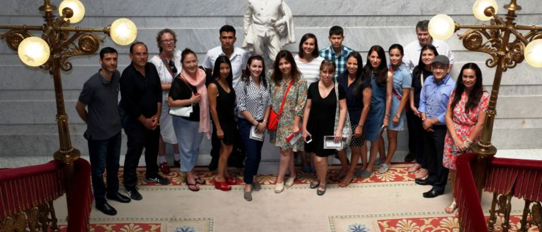 Estudiantes de los cursos de la Universidad de Salamanca, en la RAE.