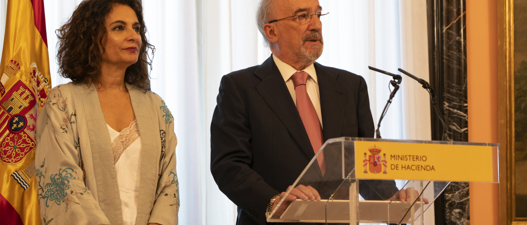 La ministra María Jesús Montero y el director de la RAE Santiago Muñoz Machado