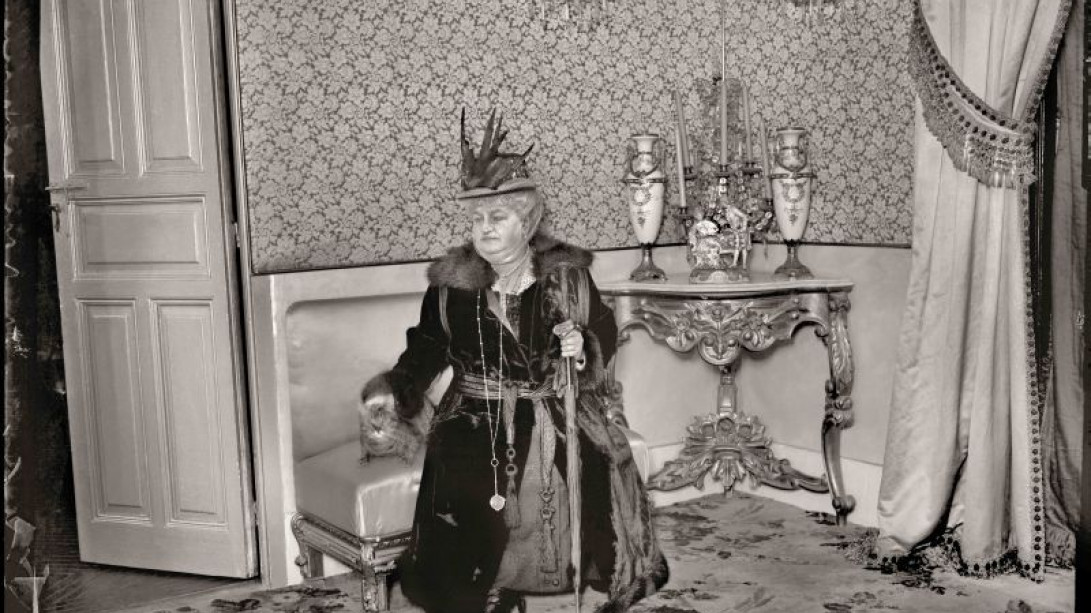 Francisco GOÑI. Doña Emilia Pardo Bazán. Madrid, 1916. (Archivo fotográfico Francisco de Goñi y Soler, depositado en el Archivo Histórico Provincial de Guadalajara).