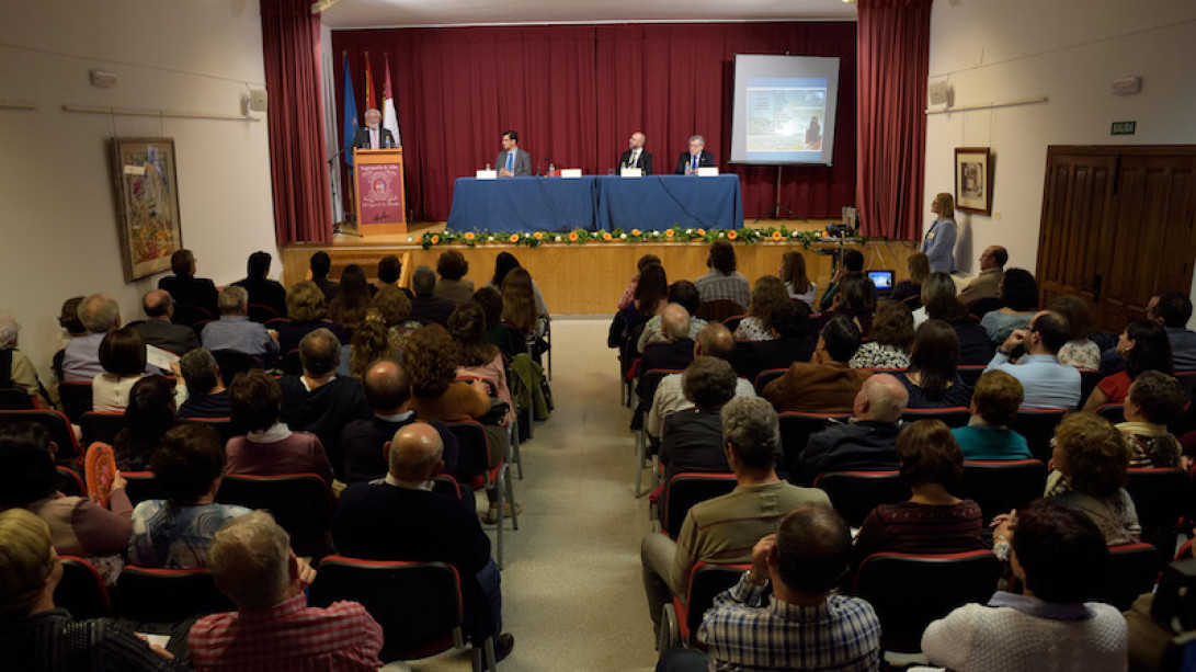 Conferencia de Darío Villanueva en Argamasilla. Foto: Rufino Pardo.
