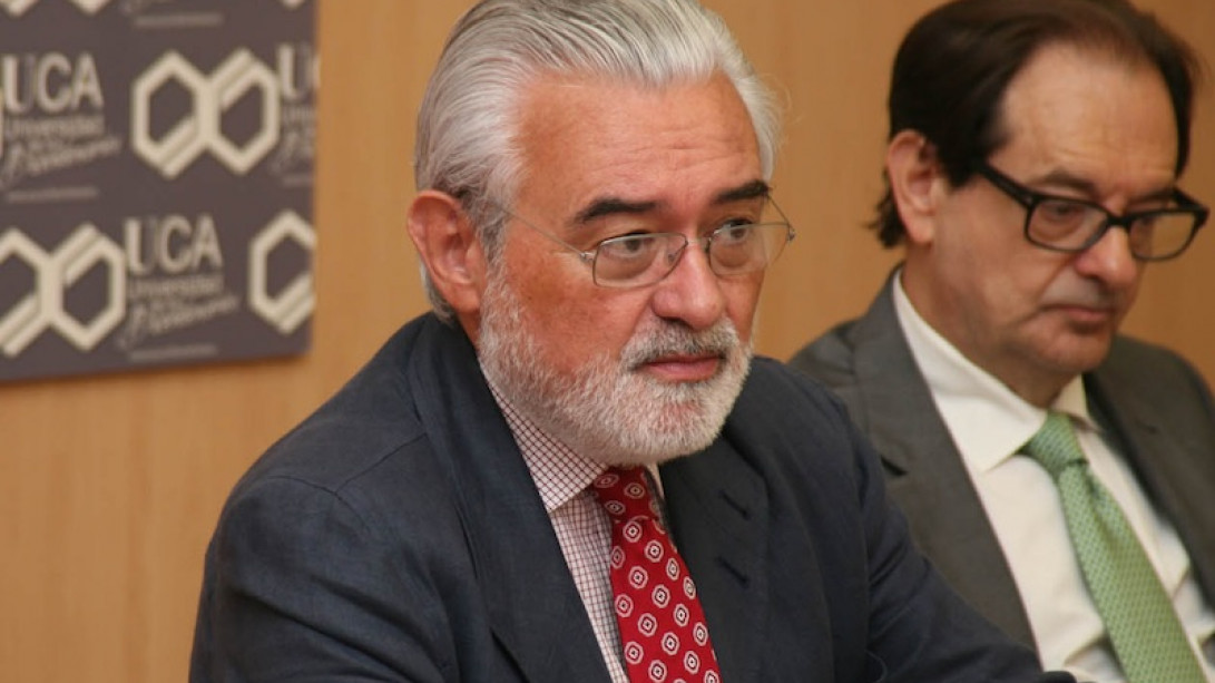 El director durante su intervención. Foto: Universidad de Cádiz.