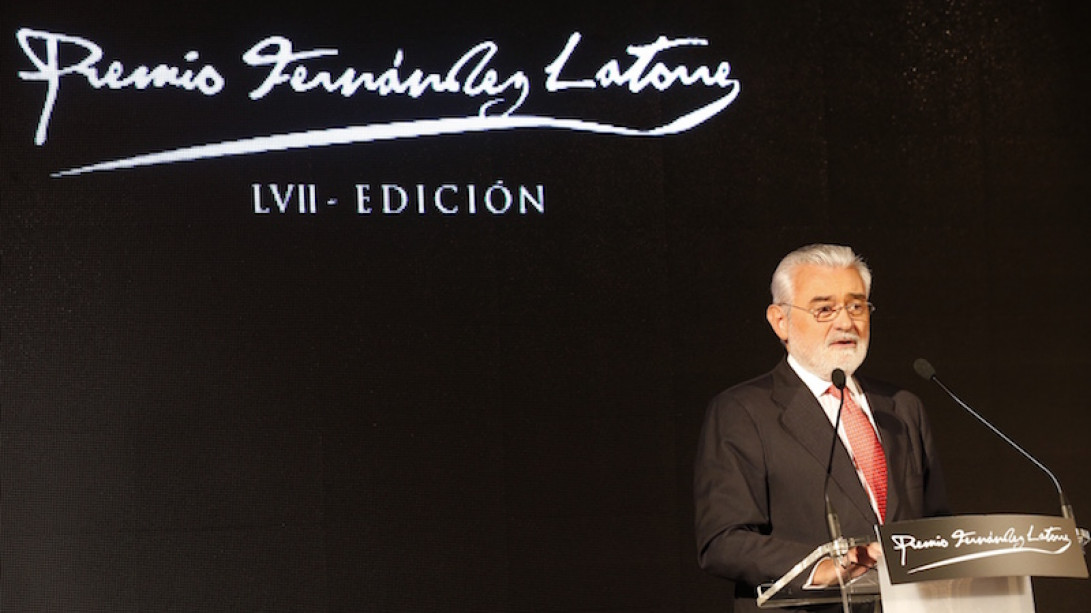 En su discurso, Darío Villanueva hizo un elogio de los periódicos.  © Casa de S.M. el Rey