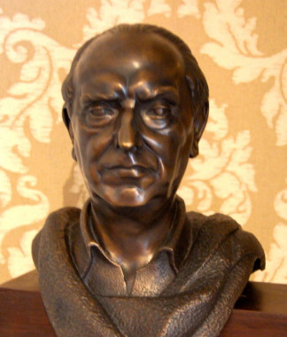 Busto de José María Pemán conservado en la Academia