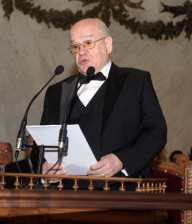 Federico Corriente, académico con la silla K