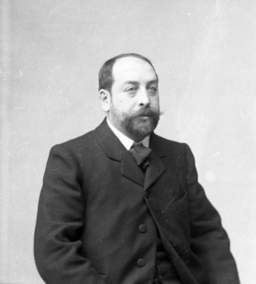 Retrato de Manuel Linares Rivas por Antoni Esplugas (1900-1910). © Archivo Nacional de Cataluña
