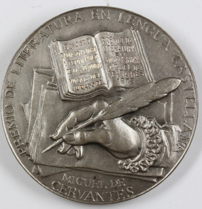 Medalla de vocal del jurado del Premio de Literatura en Lengua Castellana Miguel de Cervantes 