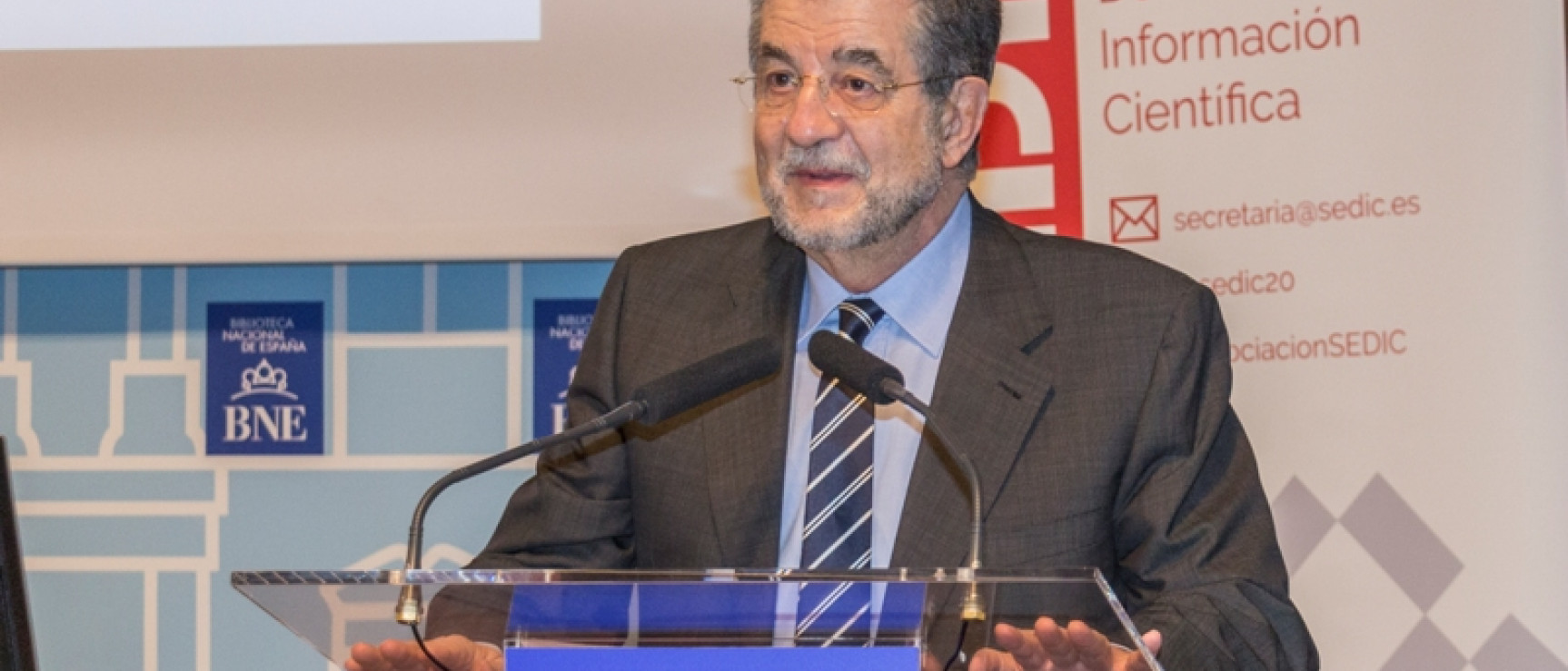 El académico José Antonio Pascual ha inaugurado la XIX Jornada de Gestión de la Información de SEDIC.