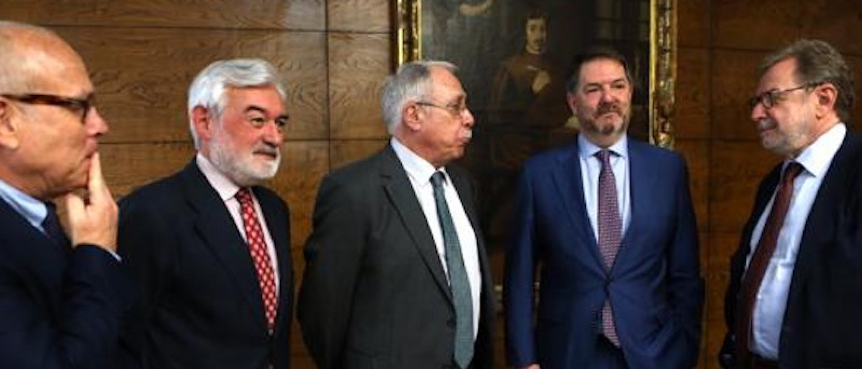 De izquierda a derecha, Eduardo Riestra, Darío Villanueva, Cela Conde, Bieito Rubido y Juan Luis Cebrián . Foto ABC / Ernesto Agudo