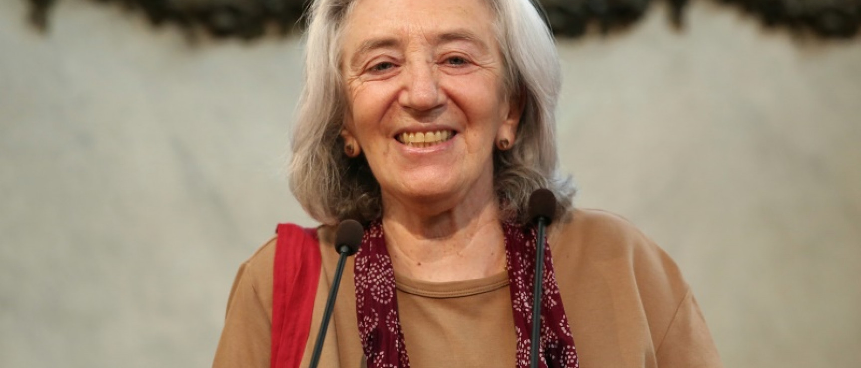 La académica Clara Janés, distinguida con el IX Premio José Luis Sampedro.