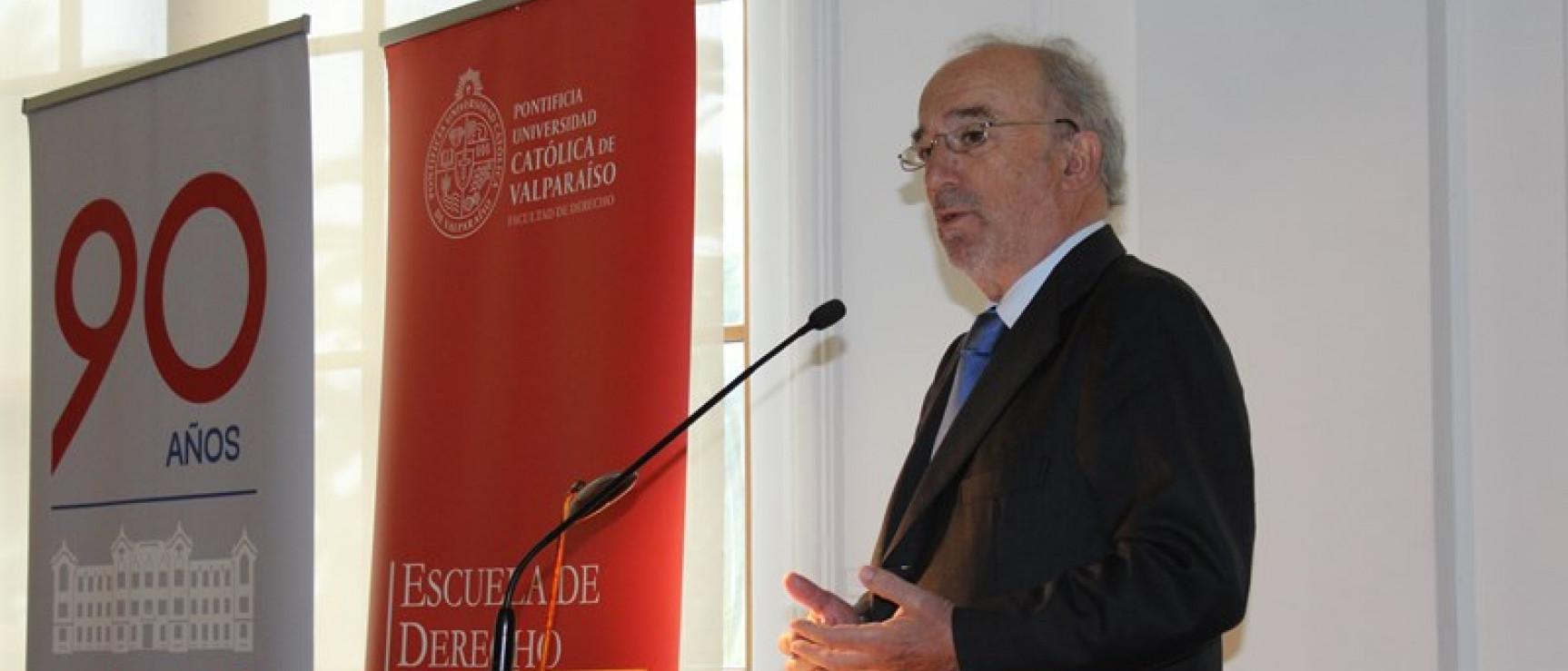 Santiago Muñoz Machado presenta el «DPEJ» en la PUCV. 