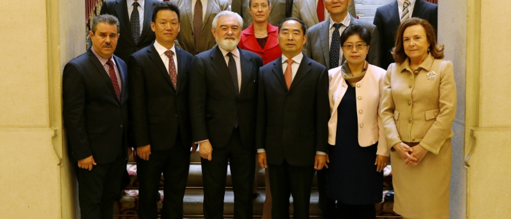 Foto de familia con la delegación de la Universidad de Estudios Internacionales de Shanghái, junio de 2018.