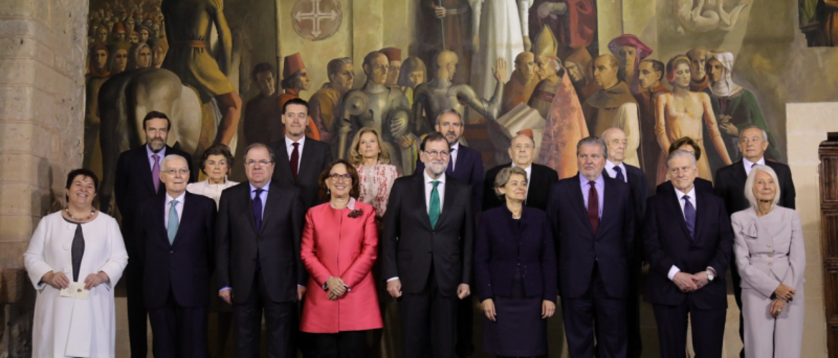 Foto de familia de los condecorados con la Gran Cruz de Alfonso X.