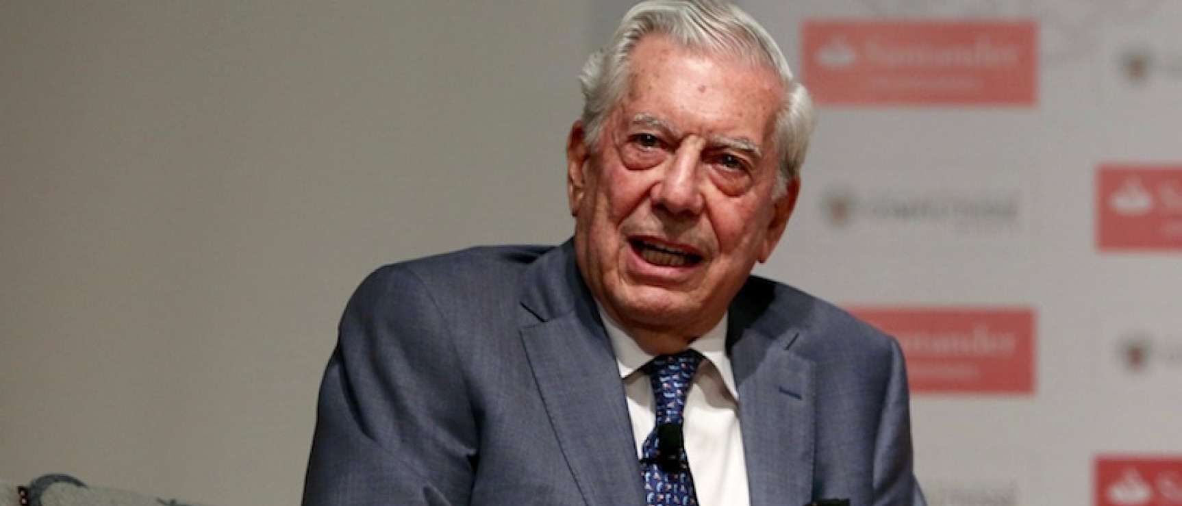 Mario Vargas Llosa durante su participación en el curso sobre Borges de la Universidad Complutense de Madrid.