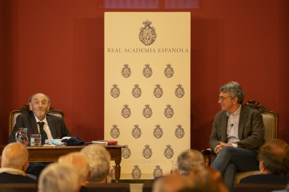Álvaro Pombo y Andrés Trapiello en «Noche de los Libros» (foto: RAE)