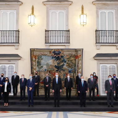 Foto de familia de la reunión del patronato de la Fundación pro-RAE (foto: Casa Real)