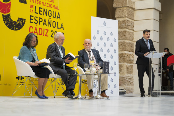 El director de la RAE y presidente de la ASALE presenta en el IX CILE la «Crónica de la lengua española 2022-2023».
