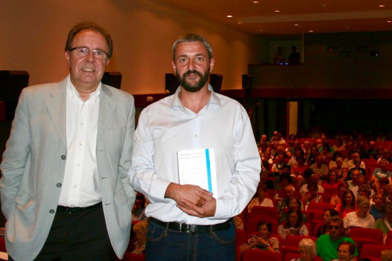 Pedro Álvarez de Miranda (izquierda) con el profesor Mario Crespo.