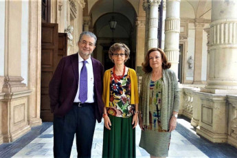Maria Vittoria Calvi (centro) con Aurora Egido y José Antonio Pascual en Turín.