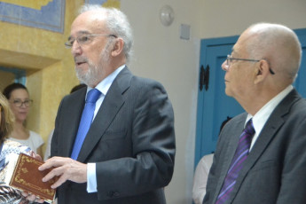 El director de la RAE, Santiago Muñoz Machado, y el director de la Academia Cubana de la Lengua, Rogelio Rodríguez Coronel (foto: Academia Cubana de la Lengua)