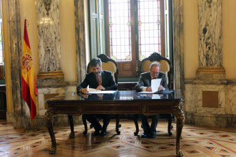 Firma del convenio entre la RAE y el Consejo General del Poder Judicial.