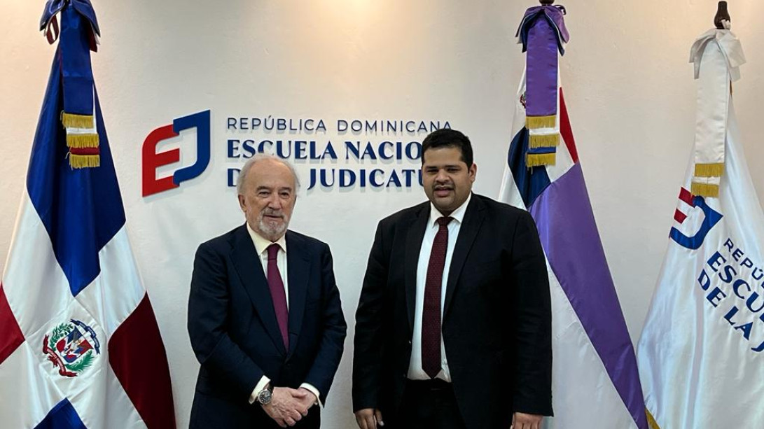 El director de la RAE se reunió con el director de la Escuela Nacional de la Judicatura de la República Dominicana, Ángel Brito.