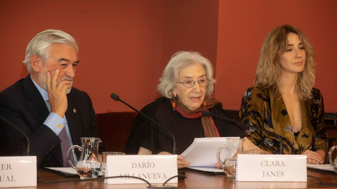 Darío Villanueva, Clara Janés y Marta Poveda.