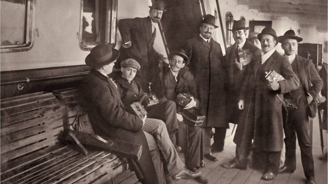 ANÓNIMO. Blasco Ibáñez recibido en el puerto de Buenos Aires. 1909. (Colección Particular)