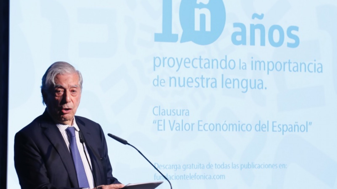 El escritor y académico Mario Vargas Llosa durante su intervención. Foto: Casa Real.