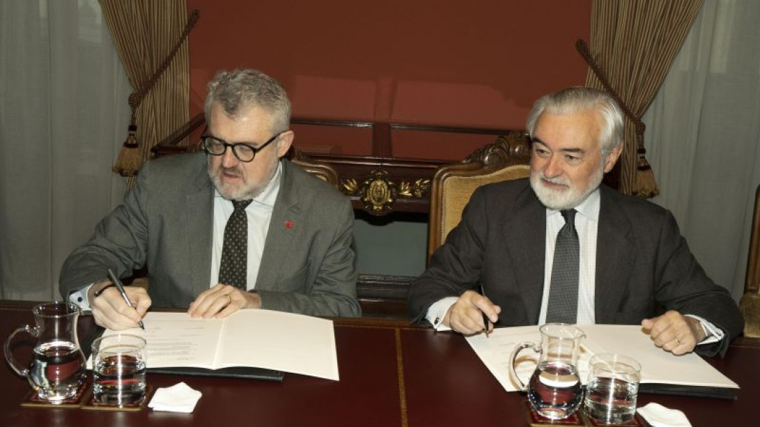 Firma del protocolo de colaboración. Foto: Alberto Cuéllar