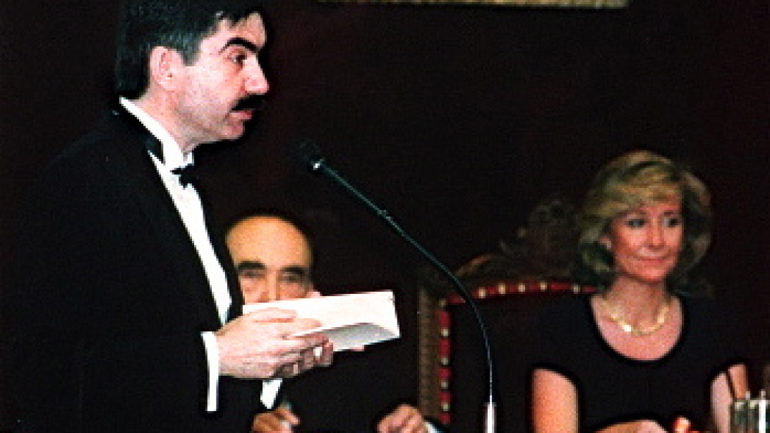 Lectura del discurso de ingreso de Antonio Muñoz Molina, el 16 de junio de 1996. Fototeca de EFE.