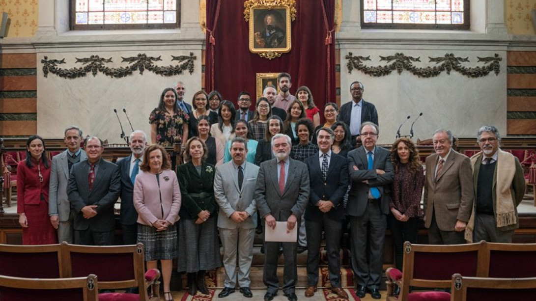 Foto de familia del XVI curso de la Escuela de Lexicografía Hispánica.