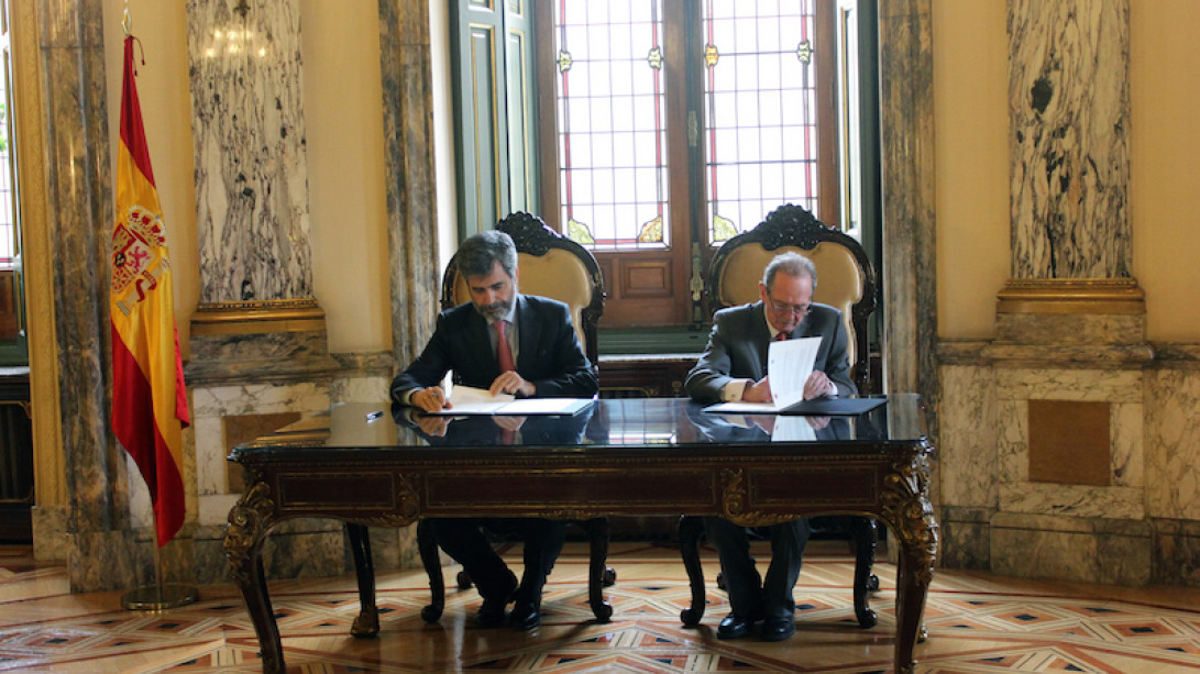 Firma del convenio entre la RAE y el Consejo General del Poder Judicial.