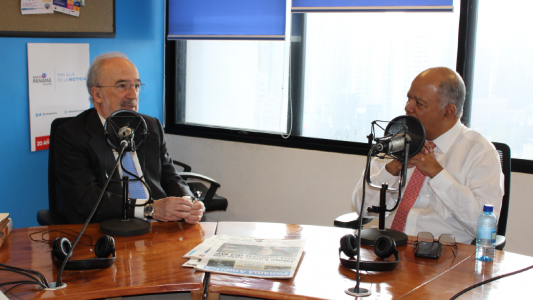 Entrevista al director de la RAE, Santiago Muñoz Machado, en Radio Panamá (foto: APL)
