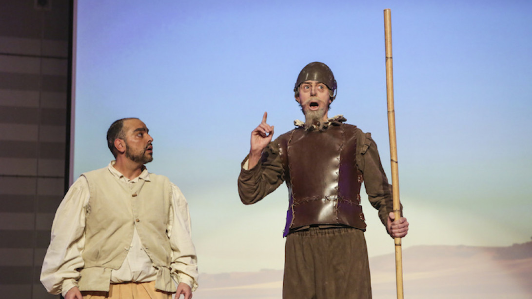 Dos actores representaron a Quijote y Sancho en Bruselas. Foto: Bernal Revert.