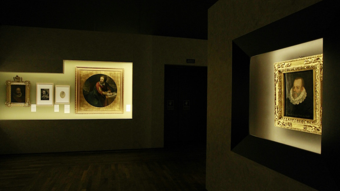 En la exposición se muestran distintas recreaciones de la imagen de Cervantes.