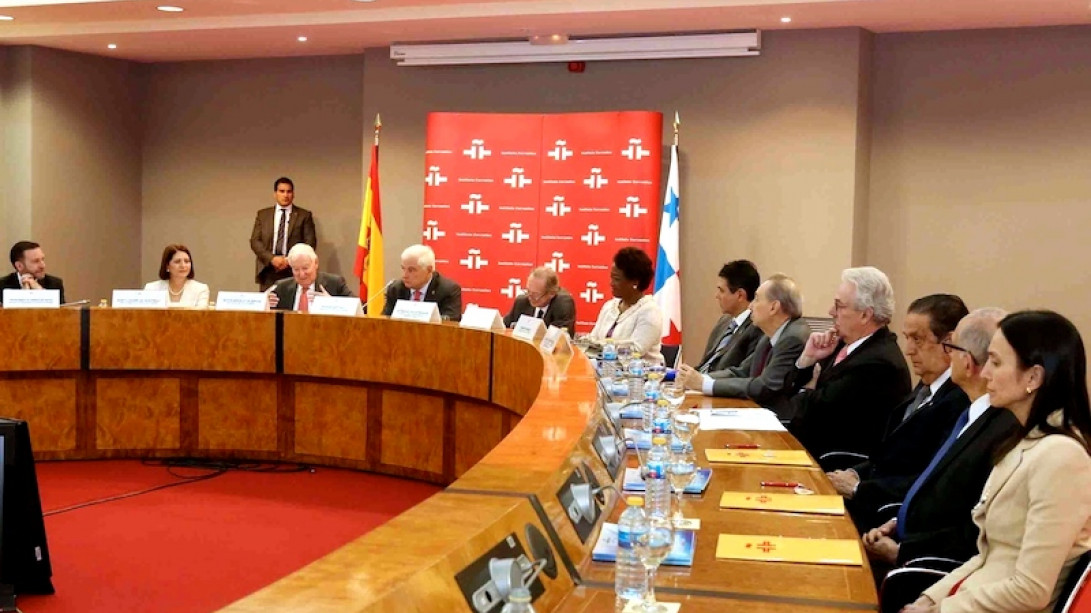 La sesión se celebró en la sede del Instituto Cervantes.