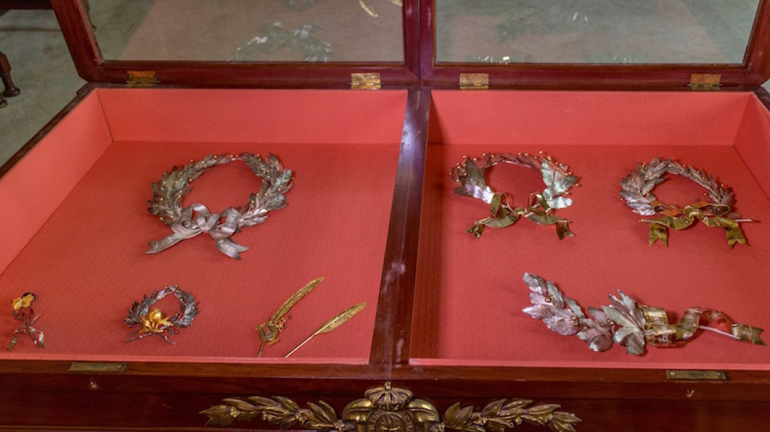 Piezas de la colección de objetos de Zorrilla conservadas en la RAE.