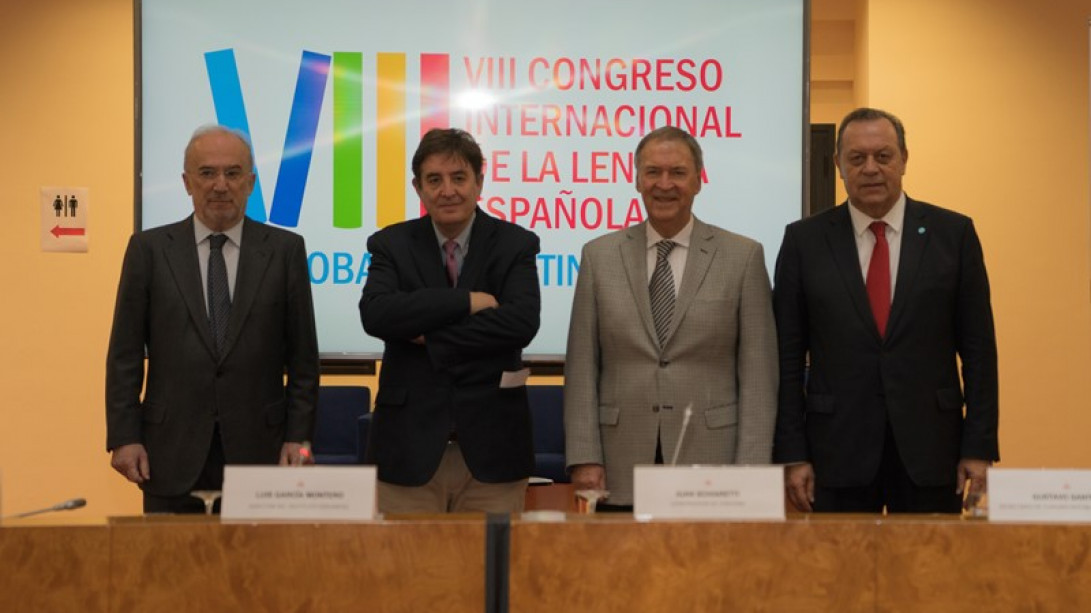 De izquierda a derecha: Santiago Muñoz Machado, Luis García Montero, Juan Schiaretti y Gustavo Santos.