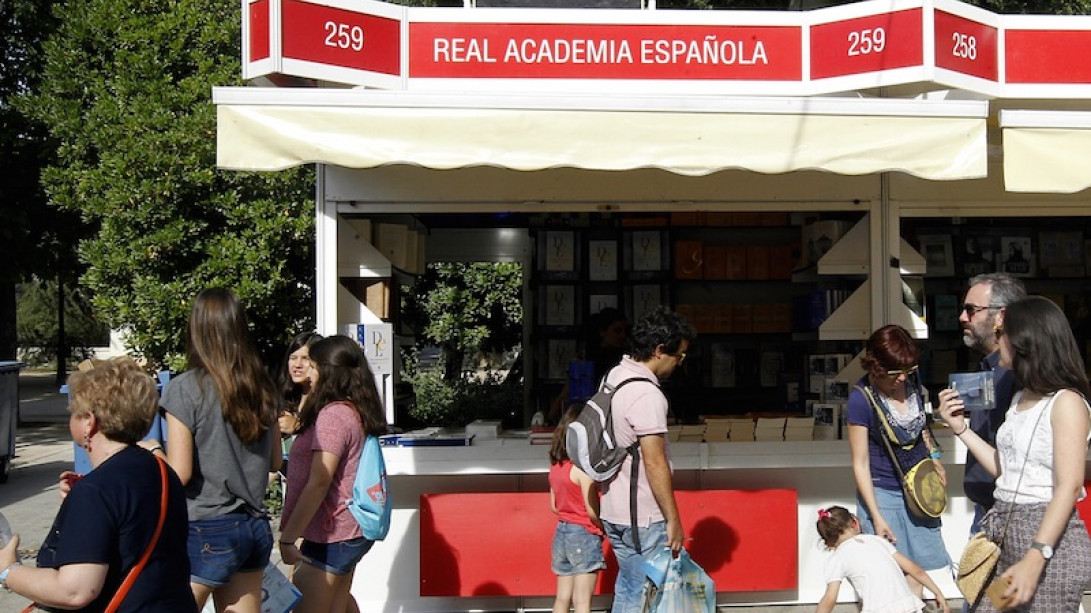 Caseta de la RAE en la Feria del Libro de Madrid.