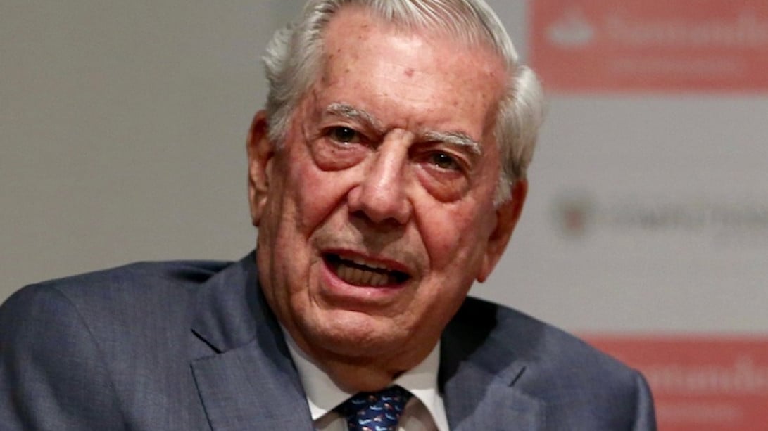 Mario Vargas Llosa durante su participación en el curso sobre Borges de la Universidad Complutense de Madrid.