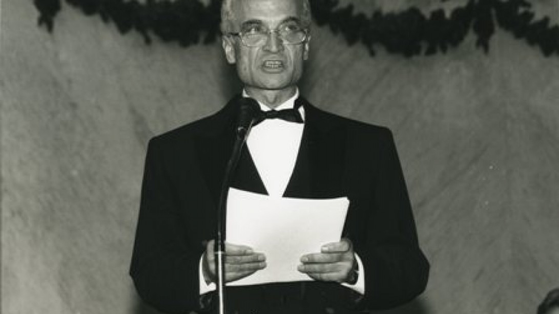 Lectura del discurso de ingreso de Luis Goytisolo, el 29 de enero de 1995. Fototeca de ABC.