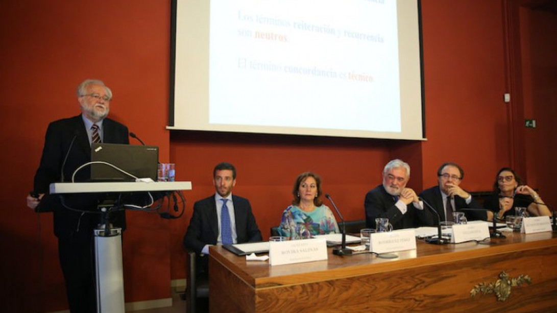 Ignacio Bosque pronunció la conferencia de clausura.